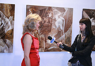 Марина Подгаевская на открытии выставки