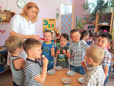 Корабль Марии Типушковой: Команда взрослых и детей