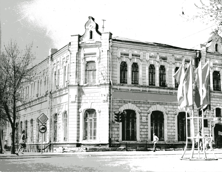 Архитектор Хилинский
здание консистории (реконструкция 1903, ул. Галактионовская, 102).