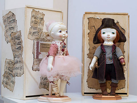 В галерее Самарской библиотеки открылась выставка авторской куклы