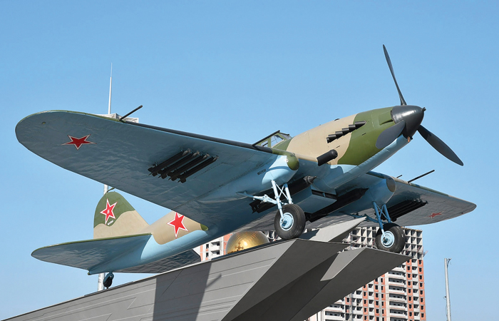 Памятник Ил-2